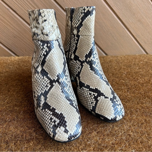 Embossed snake skin boots- made in Italy sz 8.5 - Picture 4 of 8
